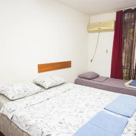 Basic Flat Han Krum Str * Burgas City